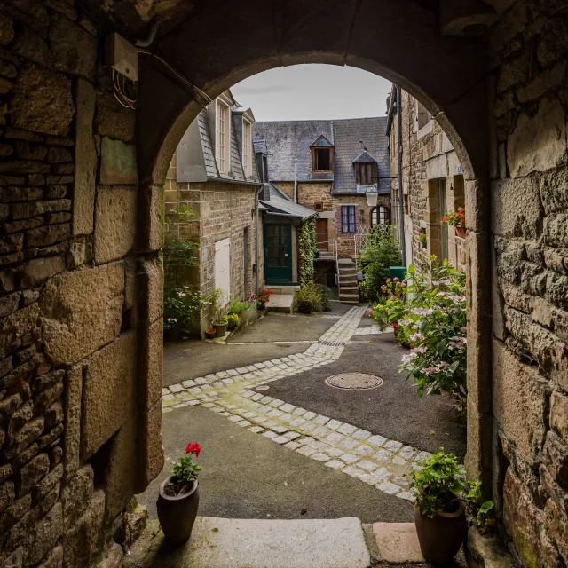 Villedieu | Cour aux Moines