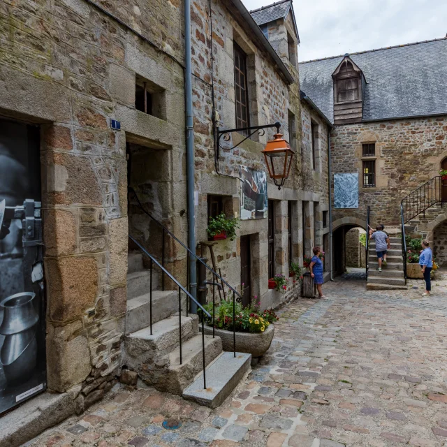 Villedieu Cour Du Foyer 01 Anibas Photography